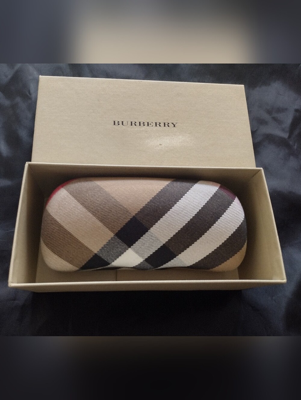 Burberry Check Large Sunglasses Case in Classic Nova Check